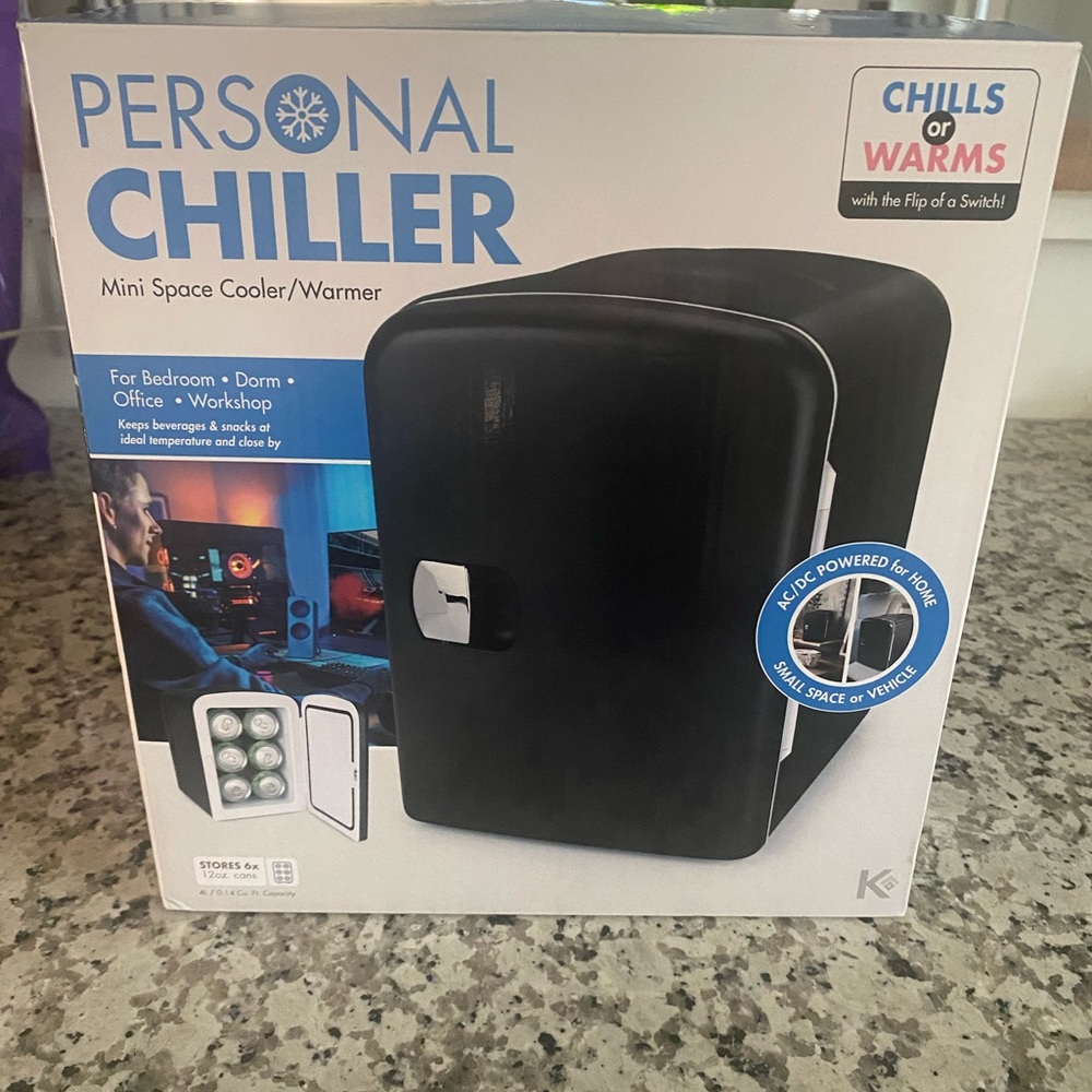Personal Chiller 6 Can Mini Space Cooler. Mini fridge.